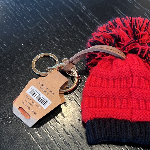 C.C Knit Hat Keychain with Pom Pom - Picture 4 of 6